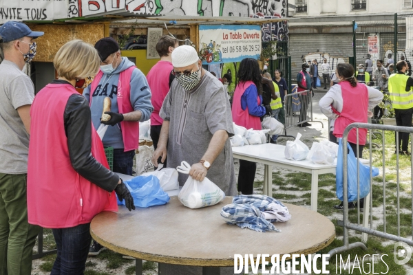 Distribution alimentaire quartier Goutte-d Or à PARIS