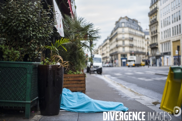 Sans abris dans les rues de paris.