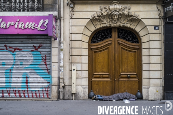 Sans abris dans les rues de paris.