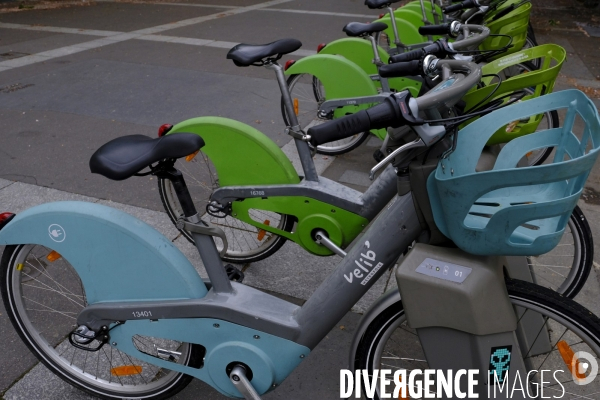 Paris Velib vélos à louer. Velib bicycles for hire in Paris