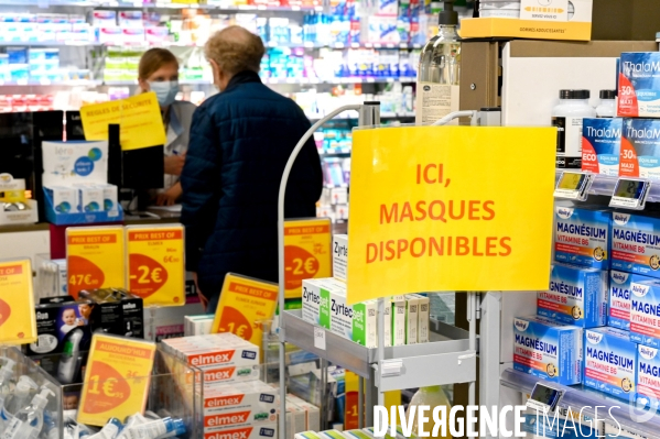 Masques en vente dans les supermarchés et les pharmacies. Confinement 48ème jour.