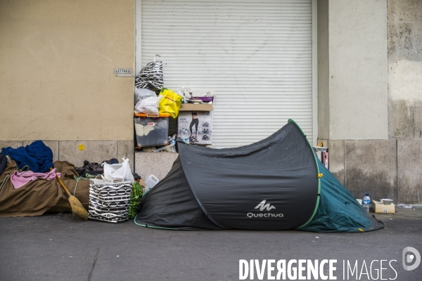 Sans abris dans les rues de paris.