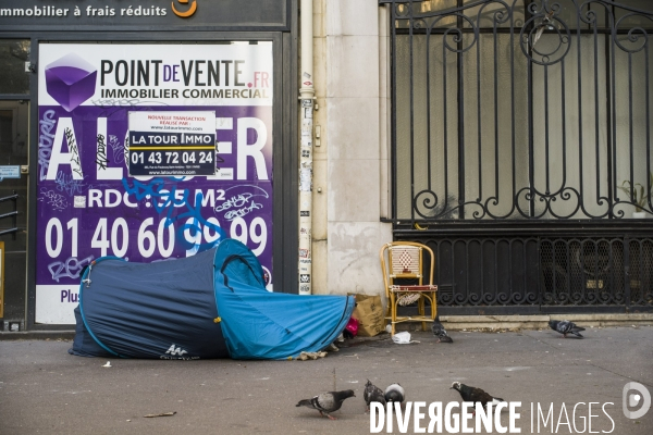 Sans abris dans les rues de paris.