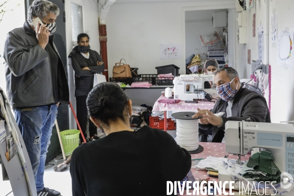 BANLIEUE - Bénévoles qui fabriquent des masques en tissus.
