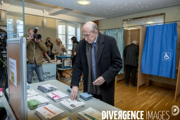 Premier tour des élections municipales ; vote de Gérard Collomb,