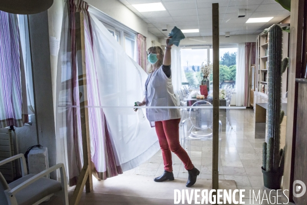 EHPAD/Les Visites Plexi - Quand l attachement devient transparent