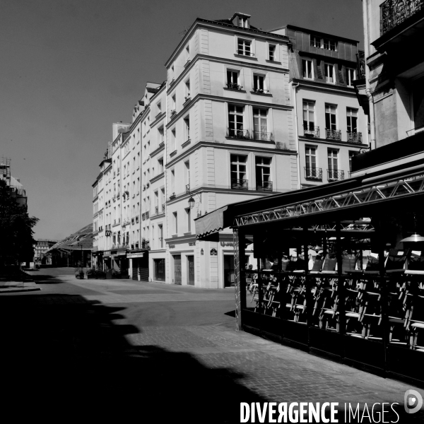 Les Parisiens durant le confinement pendant le Coronavirus Covid -19. J+54   Confined Parisians living during the Coronavirus Covid-19.  D+54