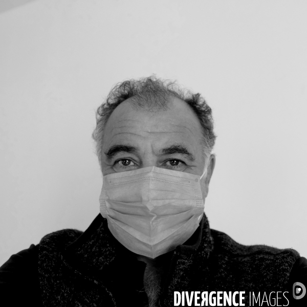 Les Parisiens durant le confinement pendant le Coronavirus Covid -19. J+54   Confined Parisians living during the Coronavirus Covid-19.  D+54