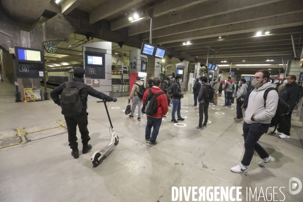 Premier jour de deconfinement gare montparnasse