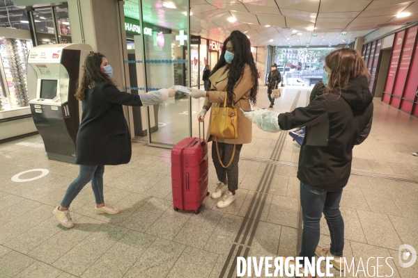 Premier jour de deconfinement gare montparnasse