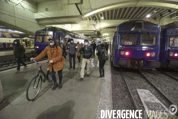 Premier jour de deconfinement gare montparnasse