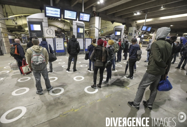 Premier jour de deconfinement gare montparnasse