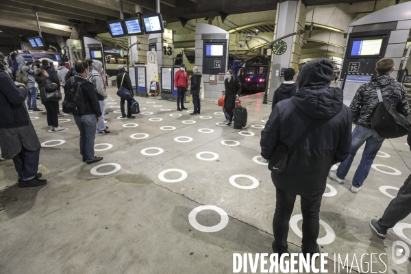 Premier jour de deconfinement gare montparnasse