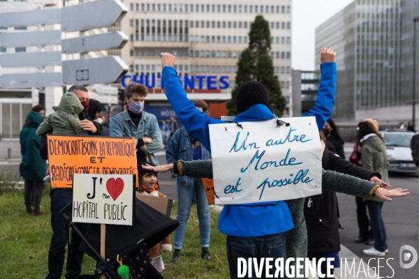 Manifestation de soutien aux soignants et contestation écologique et sociale à Nantes