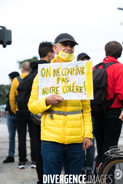 Manifestation de soutien aux soignants et contestation écologique et sociale à Nantes