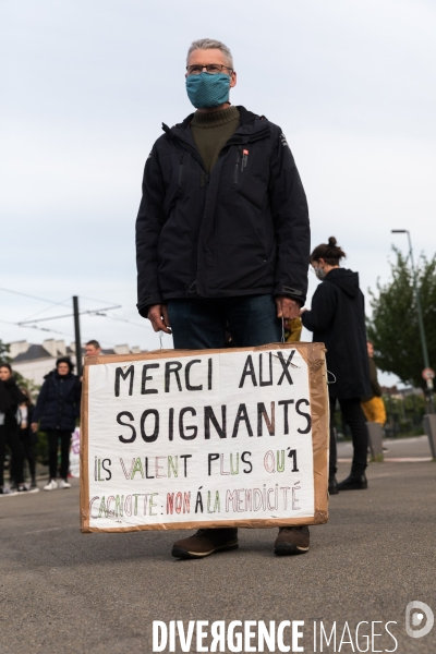 Manifestation de soutien aux soignants et contestation écologique et sociale à Nantes