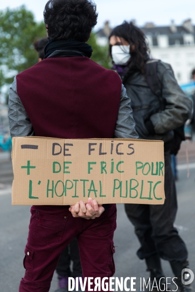 Manifestation de soutien aux soignants et contestation écologique et sociale à Nantes