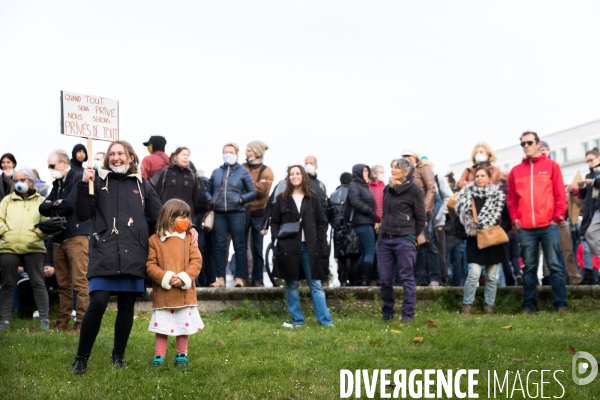 Manifestation de soutien aux soignants et contestation écologique et sociale à Nantes