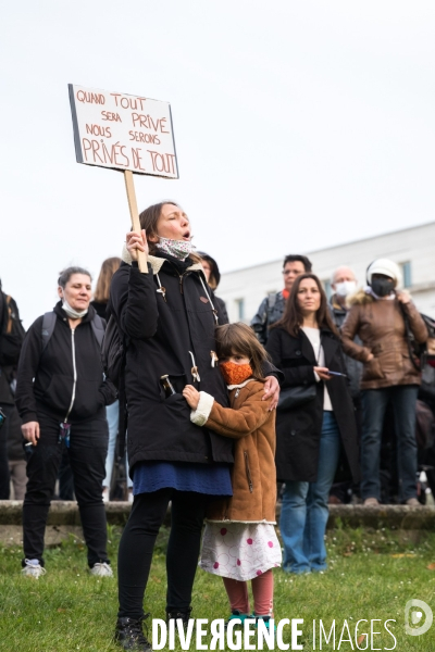 Manifestation de soutien aux soignants et contestation écologique et sociale à Nantes