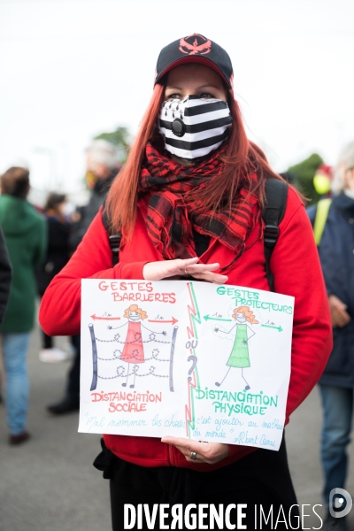 Manifestation de soutien aux soignants et contestation écologique et sociale à Nantes