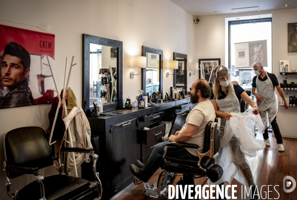 Déconfinement: réouverture d un coiffeur à Marseille