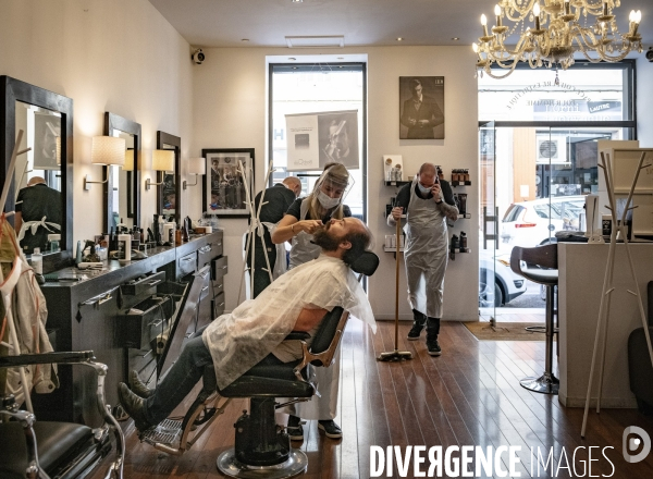 Déconfinement: réouverture d un coiffeur à Marseille