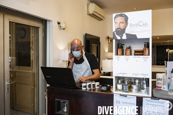 Déconfinement: réouverture d un coiffeur à Marseille