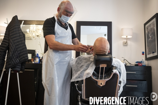 Déconfinement: réouverture d un coiffeur à Marseille