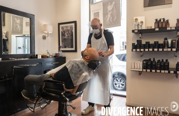 Déconfinement: réouverture d un coiffeur à Marseille