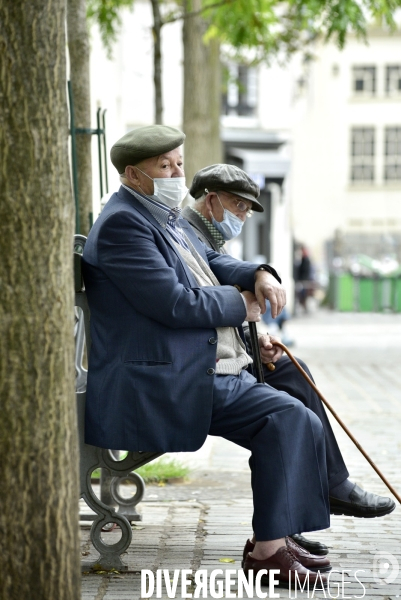 Les parisiens en sortie pendant le confinement Covid-19. The Covid-19 Coronavirus.