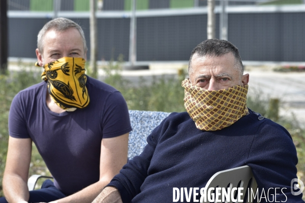 Les parisiens en sortie pendant le confinement Covid-19. The Covid-19 Coronavirus containment.