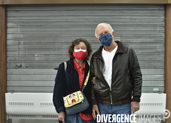 Les parisiens en sortie pendant le confinement Covid-19. The Covid-19 Coronavirus containment.