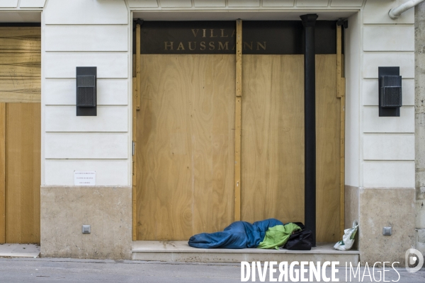 Sans abris dans paris.