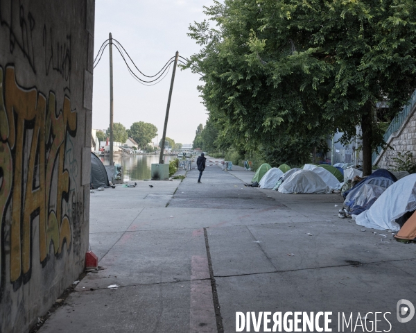 Aubervilliers, réfugiés sur le bord du canal Saint-Denis