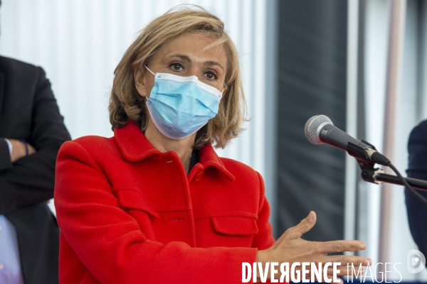 Inauguration par Valérie Pécresse de l usine de masques au Blanc-Mesnil