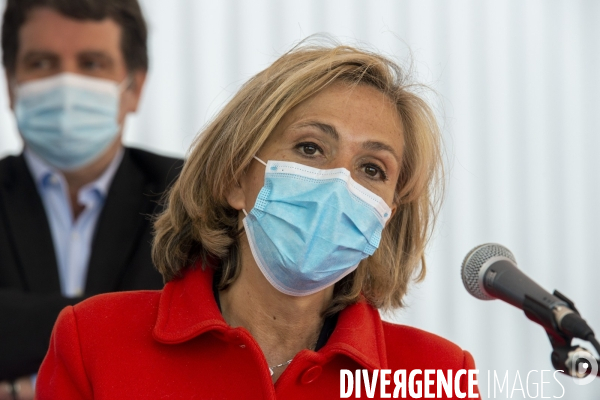 Inauguration par Valérie Pécresse de l usine de masques au Blanc-Mesnil