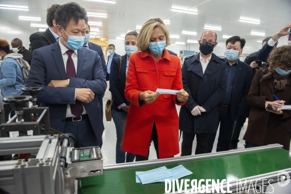 Inauguration par Valérie Pécresse de l usine de masques au Blanc-Mesnil