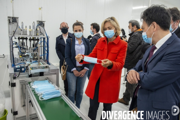 Inauguration par Valérie Pécresse de l usine de masques au Blanc-Mesnil