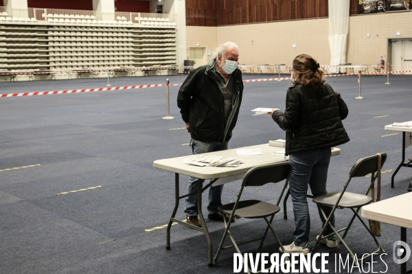 Distribution de masques aux habitants