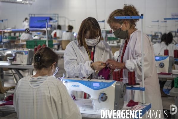 Atelier éphémère de confection de masques au Parc Chanot à Marseille