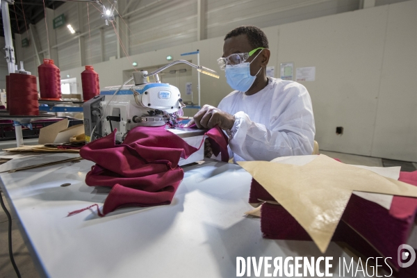 Atelier éphémère de confection de masques au Parc Chanot à Marseille