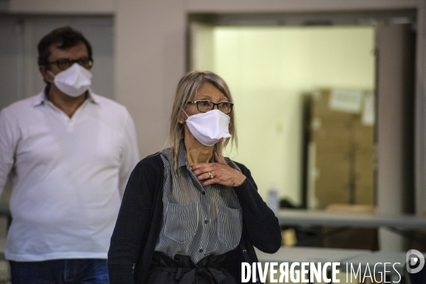 Atelier éphémère de confection de masques au Parc Chanot à Marseille