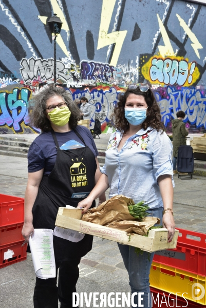 Les parisiens en sortie pendant le confinement Covid-19. The Covid-19 Coronavirus.