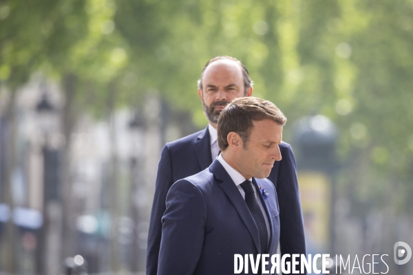 Emmanuel Macron et Edouard Philippe: commemoration du 8 mai 1945, ceremonie restreinte sous l arc de triomphe