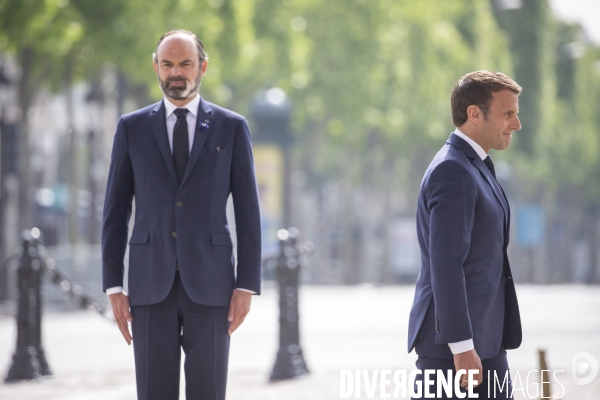 Emmanuel Macron et Edouard Philippe: commemoration du 8 mai 1945, ceremonie restreinte sous l arc de triomphe