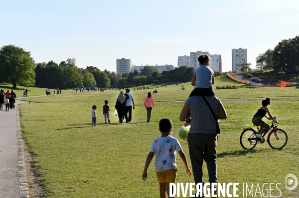 Premier week-end de deconfinement / Parc de la courneuve