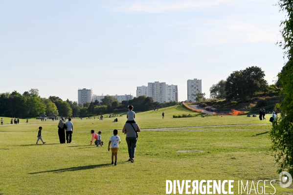 Premier week-end de deconfinement / Parc de la courneuve