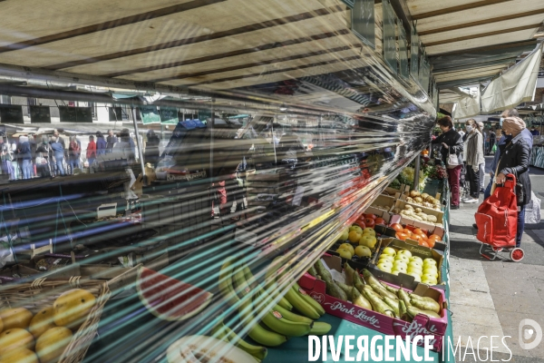 Marché alimentaire en BANLIEUE