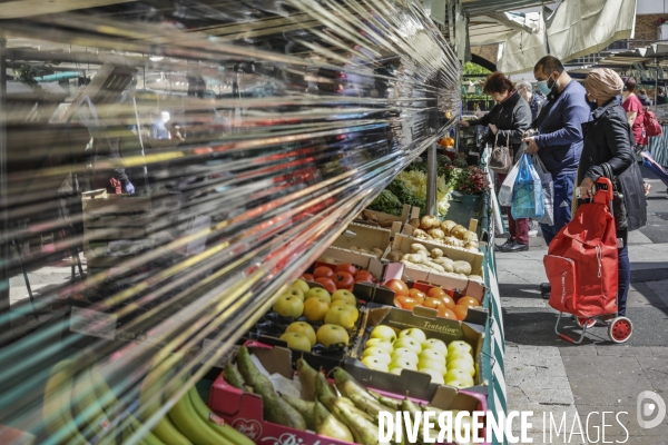 Marché alimentaire en BANLIEUE