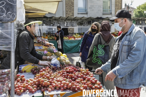 Marché alimentaire en BANLIEUE